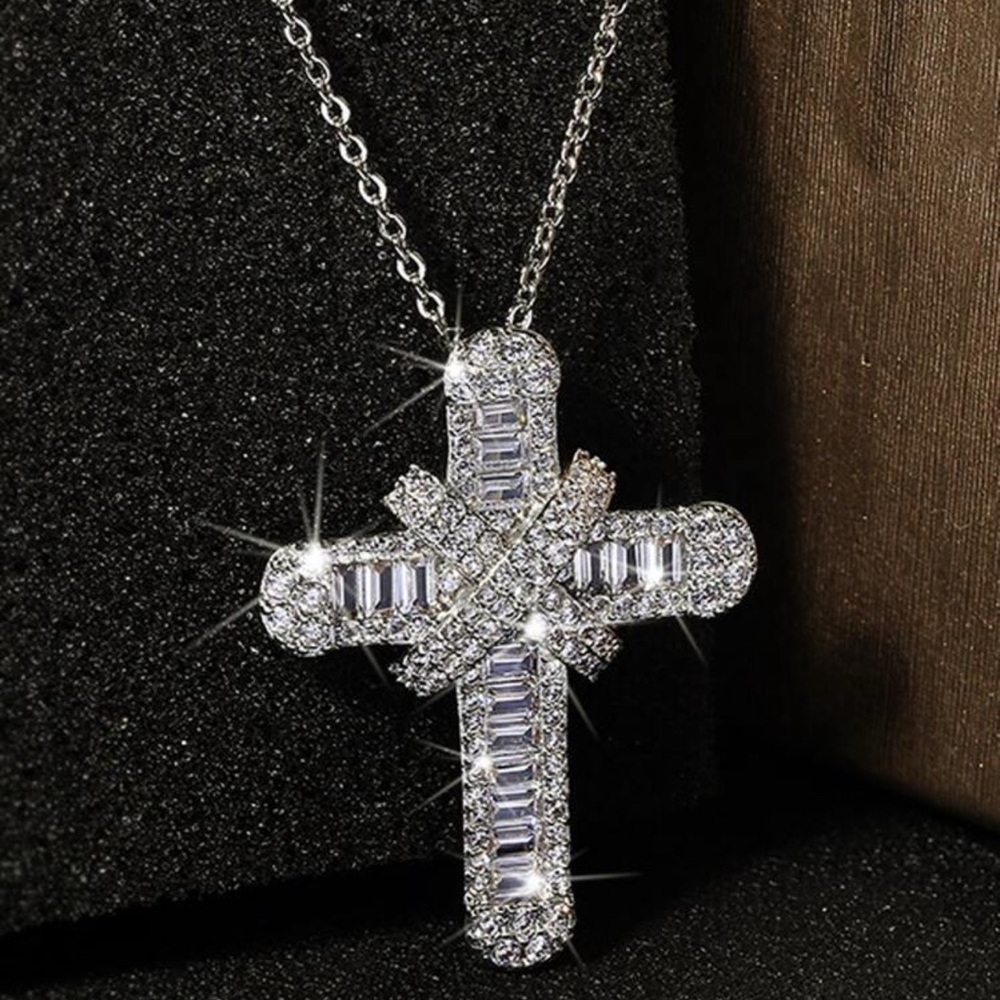 CROSS CHRIST NECKLACE - Picture 2 of 3